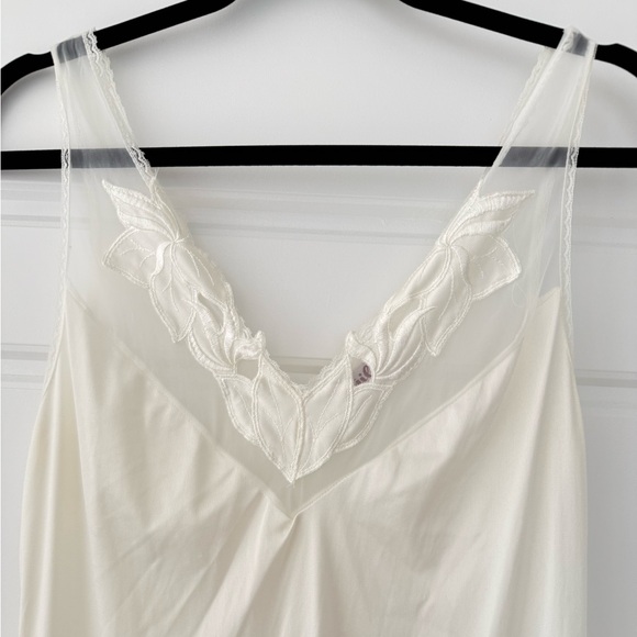 VINTAGE Gilead white sheer Nightgown - Picture 7 of 9